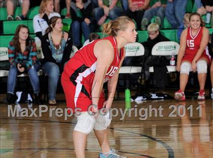 Thumbnail 3 in South Shore vs. Siren (WIAA D4 Regionals) photogallery.