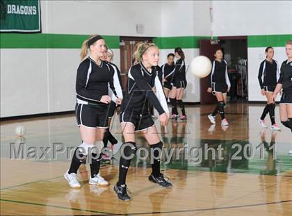 Thumbnail 2 in South Shore vs. Siren (WIAA D4 Regionals) photogallery.