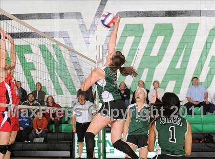 Thumbnail 1 in South Shore vs. Siren (WIAA D4 Regionals) photogallery.