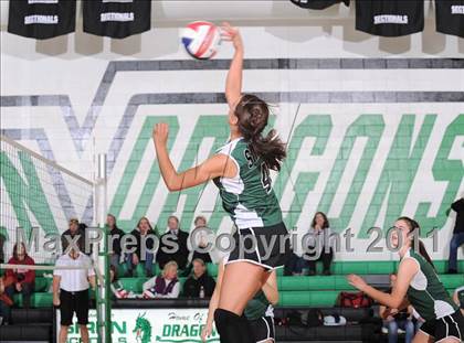 Thumbnail 3 in South Shore vs. Siren (WIAA D4 Regionals) photogallery.