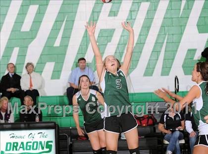 Thumbnail 1 in South Shore vs. Siren (WIAA D4 Regionals) photogallery.