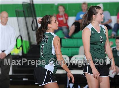 Thumbnail 2 in South Shore vs. Siren (WIAA D4 Regionals) photogallery.