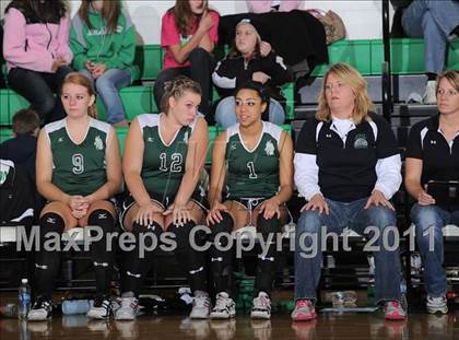 Thumbnail 2 in South Shore vs. Siren (WIAA D4 Regionals) photogallery.