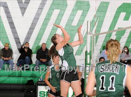 Thumbnail 3 in South Shore vs. Siren (WIAA D4 Regionals) photogallery.