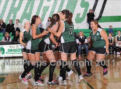 Thumbnail 1 in South Shore vs. Siren (WIAA D4 Regionals) photogallery.