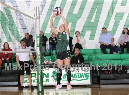 Thumbnail 3 in South Shore vs. Siren (WIAA D4 Regionals) photogallery.