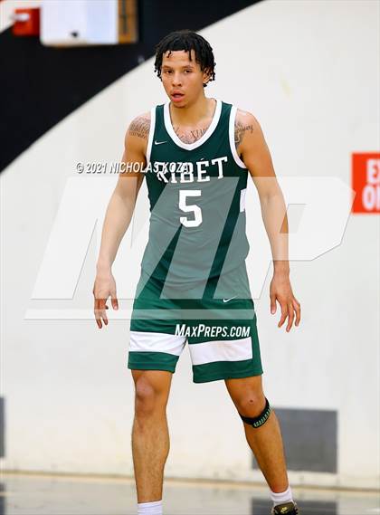 Thumbnail 3 in Ribet Academy vs. Westchester (CIF State D1 Regional Playoff) photogallery.