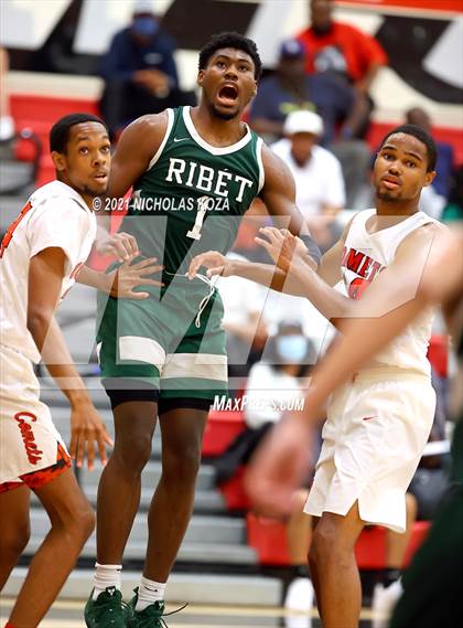 Thumbnail 2 in Ribet Academy vs. Westchester (CIF State D1 Regional Playoff) photogallery.
