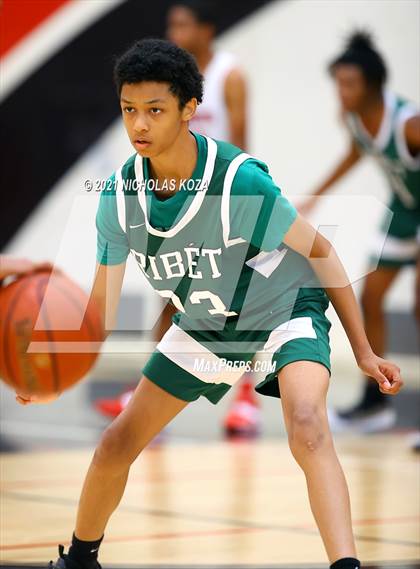 Thumbnail 2 in Ribet Academy vs. Westchester (CIF State D1 Regional Playoff) photogallery.