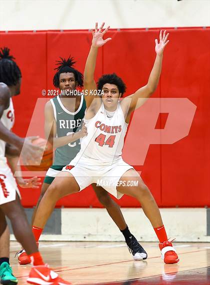 Thumbnail 2 in Ribet Academy vs. Westchester (CIF State D1 Regional Playoff) photogallery.