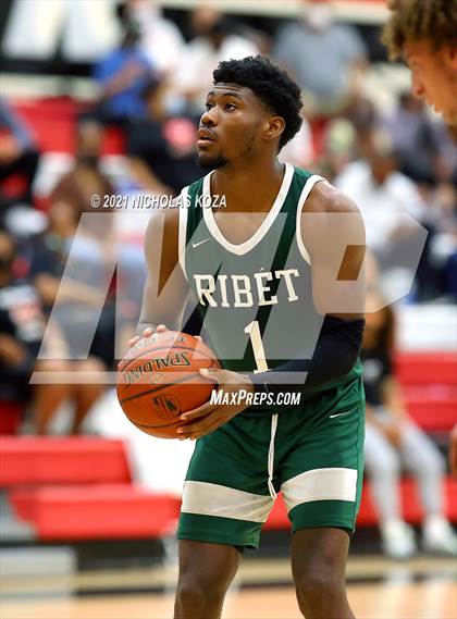 Thumbnail 3 in Ribet Academy vs. Westchester (CIF State D1 Regional Playoff) photogallery.