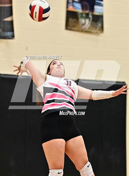 Thumbnail 3 in Pomona @ D'Evelyn photogallery.