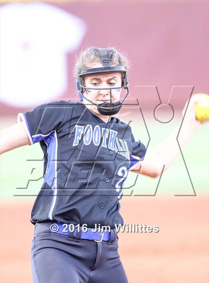 Thumbnail 2 in Catalina Foothills vs. Payson (AIA D3 Final) photogallery.