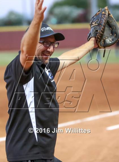 Thumbnail 2 in Catalina Foothills vs. Payson (AIA D3 Final) photogallery.