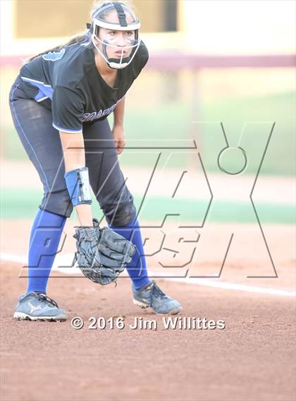 Thumbnail 2 in Catalina Foothills vs. Payson (AIA D3 Final) photogallery.