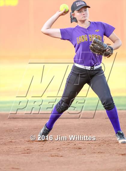 Thumbnail 2 in Catalina Foothills vs. Payson (AIA D3 Final) photogallery.