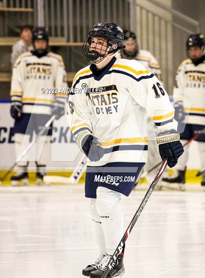 Thumbnail 3 in Webster Thomas vs. Starpoint  (NYSPHSAA D2 Semifinal) photogallery.
