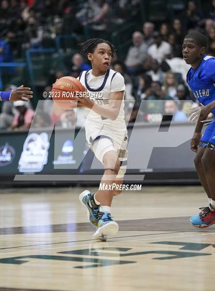 Thumbnail 2 in Baldwin vs Hempsteand (NYSPHSAA Section 8 AA Semifinal) photogallery.