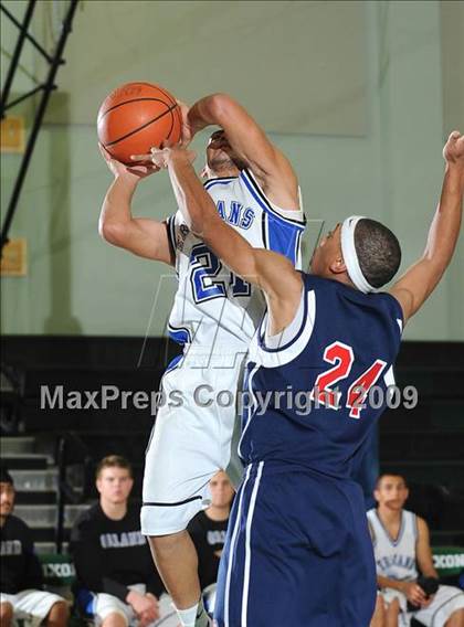 Thumbnail 3 in Las Plumas vs. Orland (Ram Jam Classic) photogallery.