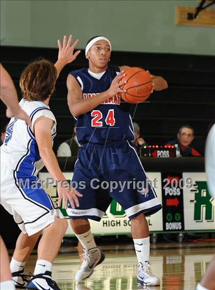 Thumbnail 2 in Las Plumas vs. Orland (Ram Jam Classic) photogallery.