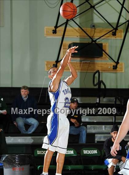 Thumbnail 1 in Las Plumas vs. Orland (Ram Jam Classic) photogallery.