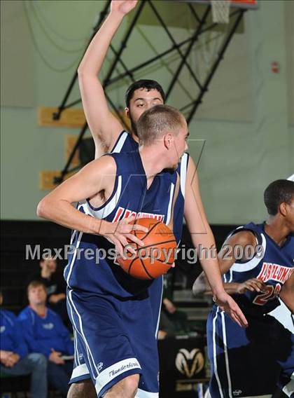 Thumbnail 2 in Las Plumas vs. Orland (Ram Jam Classic) photogallery.