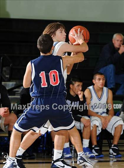 Thumbnail 3 in Las Plumas vs. Orland (Ram Jam Classic) photogallery.