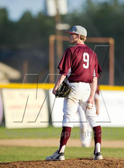 Thumbnail 1 in DeRidder vs Merryville (Coleman's Lawn Care Knight Classic) photogallery.