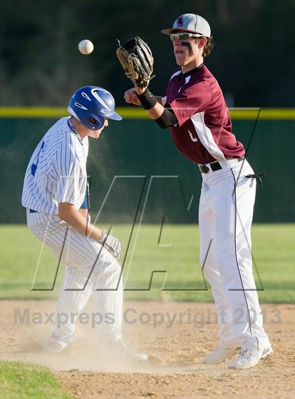 Thumbnail 1 in DeRidder vs Merryville (Coleman's Lawn Care Knight Classic) photogallery.