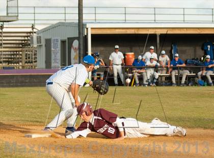Thumbnail 1 in DeRidder vs Merryville (Coleman's Lawn Care Knight Classic) photogallery.