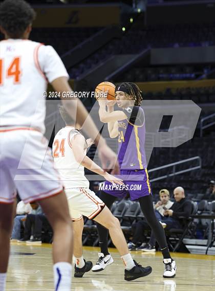 Thumbnail 3 in Archbishop Riordan vs Bishop Gorman (2024 Coastal Catholic Classic) photogallery.