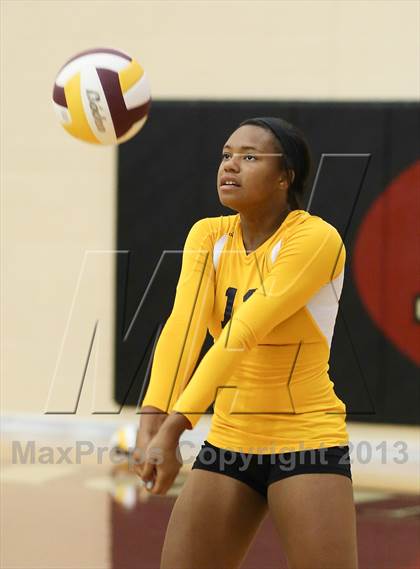Thumbnail 1 in Saginaw vs Arlington Heights (EMS-ISD Tournament) photogallery.