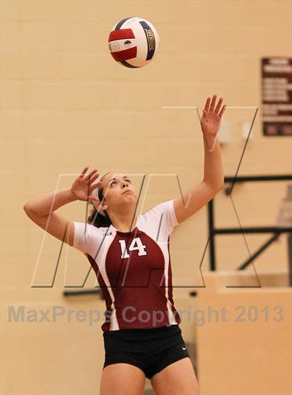 Thumbnail 3 in Saginaw vs Arlington Heights (EMS-ISD Tournament) photogallery.