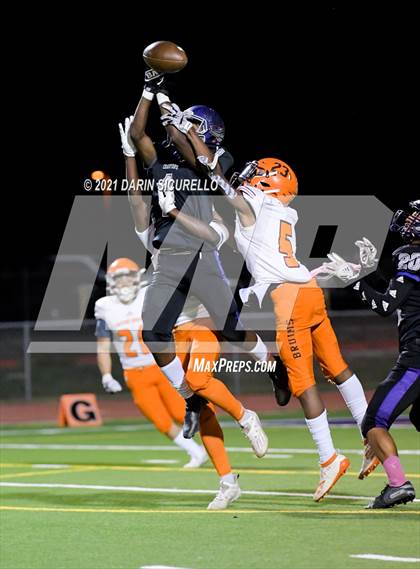 Thumbnail 3 in Cesar Chavez vs Trevor G. Browne photogallery.