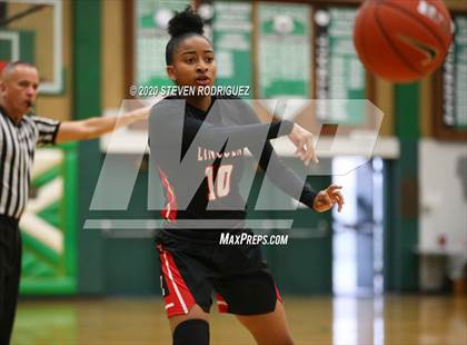 Thumbnail 3 in Mission Hills vs. Lincoln (MLK Showcase) photogallery.
