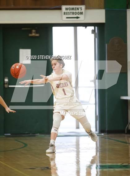 Thumbnail 2 in Mission Hills vs. Lincoln (MLK Showcase) photogallery.
