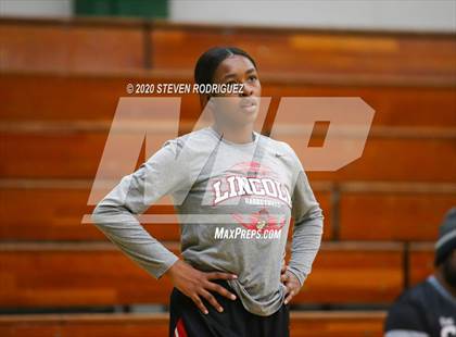 Thumbnail 2 in Mission Hills vs. Lincoln (MLK Showcase) photogallery.