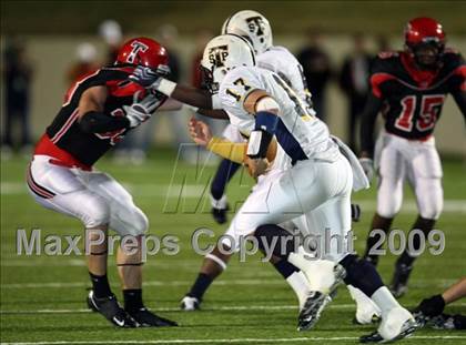 Thumbnail 2 in Stony Point vs. Lee (Texas 5A Region II D1 Playoffs) photogallery.