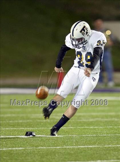 Thumbnail 3 in Stony Point vs. Lee (Texas 5A Region II D1 Playoffs) photogallery.