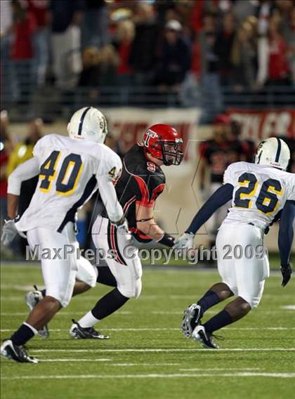 Thumbnail 2 in Stony Point vs. Lee (Texas 5A Region II D1 Playoffs) photogallery.