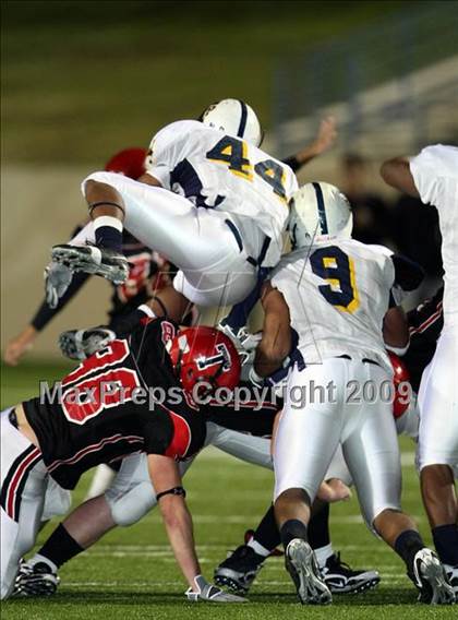 Thumbnail 3 in Stony Point vs. Lee (Texas 5A Region II D1 Playoffs) photogallery.