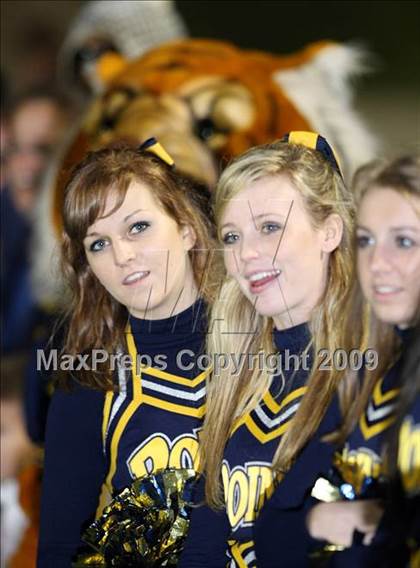 Thumbnail 1 in Stony Point vs. Lee (Texas 5A Region II D1 Playoffs) photogallery.