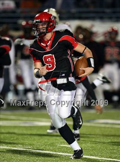 Thumbnail 2 in Stony Point vs. Lee (Texas 5A Region II D1 Playoffs) photogallery.