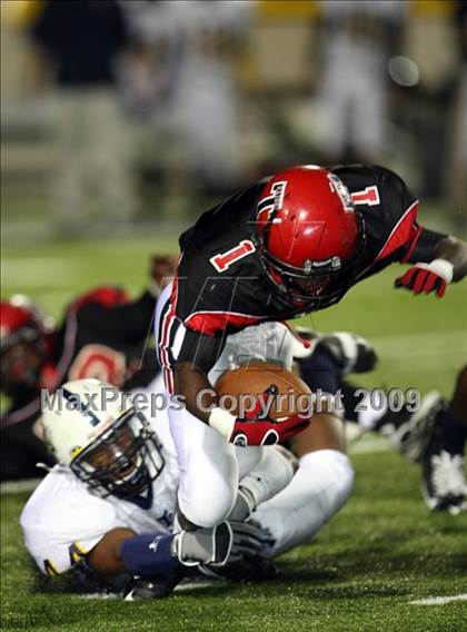 Thumbnail 1 in Stony Point vs. Lee (Texas 5A Region II D1 Playoffs) photogallery.