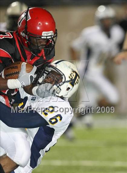 Thumbnail 2 in Stony Point vs. Lee (Texas 5A Region II D1 Playoffs) photogallery.