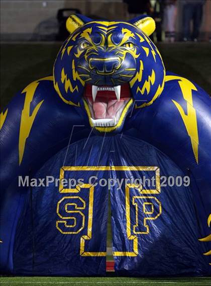 Thumbnail 2 in Stony Point vs. Lee (Texas 5A Region II D1 Playoffs) photogallery.