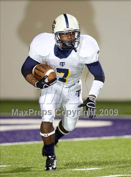 Thumbnail 2 in Stony Point vs. Lee (Texas 5A Region II D1 Playoffs) photogallery.