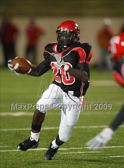 Thumbnail 2 in Stony Point vs. Lee (Texas 5A Region II D1 Playoffs) photogallery.
