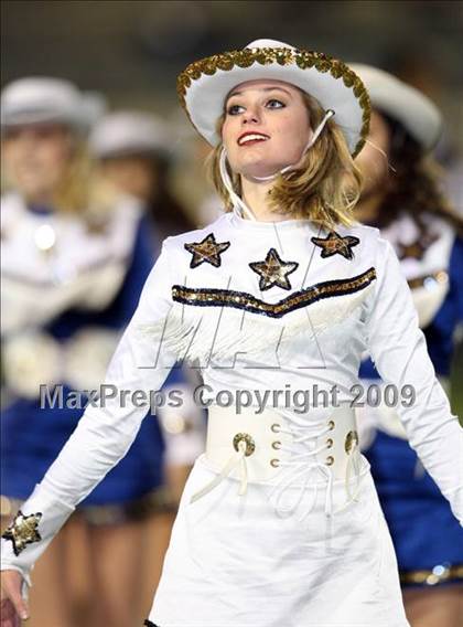 Thumbnail 2 in Stony Point vs. Lee (Texas 5A Region II D1 Playoffs) photogallery.