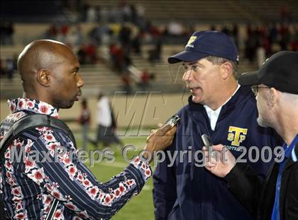 Thumbnail 2 in Stony Point vs. Lee (Texas 5A Region II D1 Playoffs) photogallery.